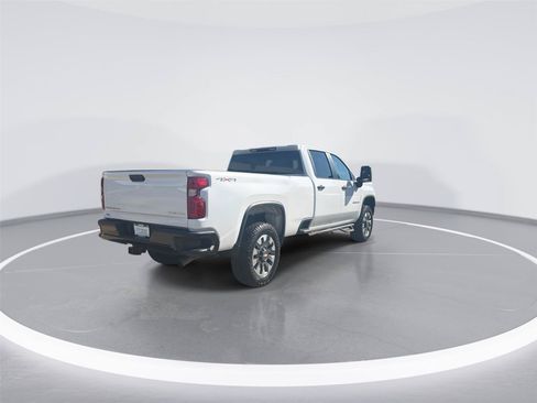 Used 2022 Chevrolet Silverado 2500 Custom w/ Custom Value Package AWD/4WD image 8