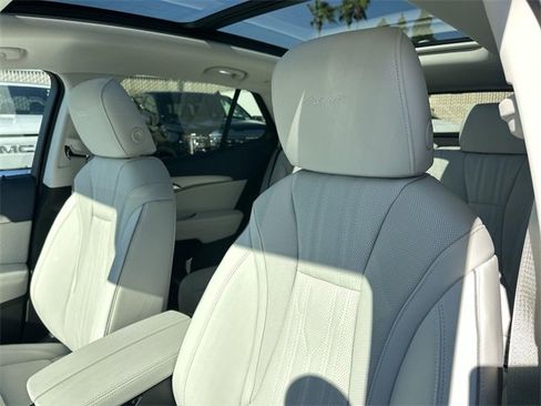 New 2026 Buick Envision Avenir image 23