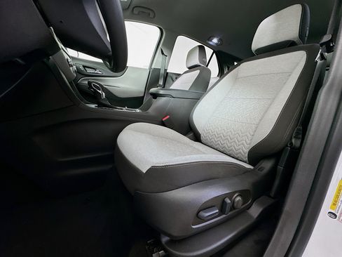 Used 2023 Chevrolet Equinox LS w/ LS Convenience Package FWD image 13