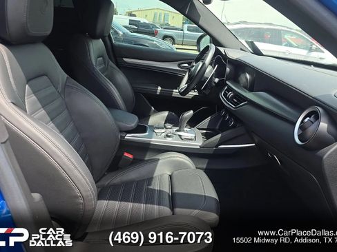 Used 2023 Alfa Romeo Stelvio Veloce AWD/4WD image 10