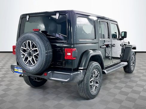 New 2026 Jeep Wrangler Unlimited Sahara AWD/4WD image 5
