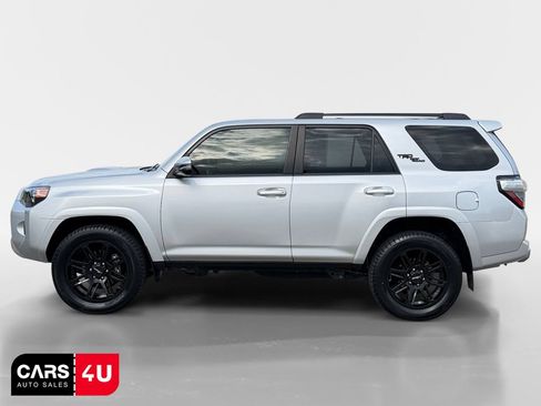 Used 2021 Toyota 4Runner TRD Off-Road Premium w/ Moonroof Package AWD/4WD image 4