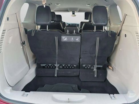 Used 2020 Chrysler Pacifica Touring-L image 32