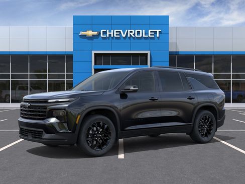 New 2026 Chevrolet Traverse LT w/ Midnight/Sport Edition FWD image 2