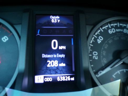 Used 2019 Toyota Tacoma TRD Sport image 26