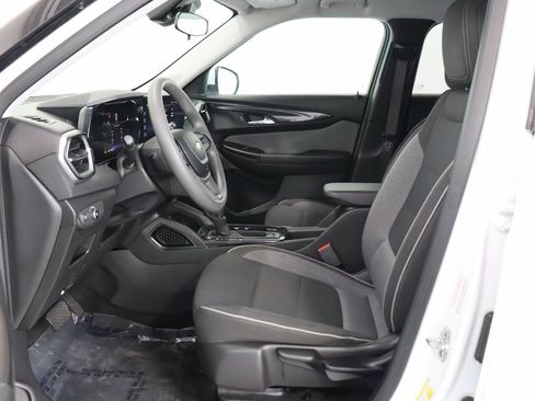 Certified 2025 Chevrolet TrailBlazer LT AWD/4WD image 8