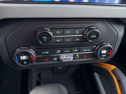 Used 2021 Ford Bronco Badlands image 33