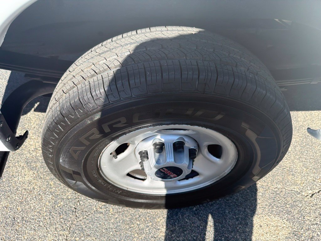 Used 2019 GMC Savana 2500 RWD image 9