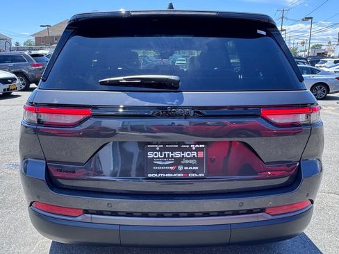 New 2026 Jeep Grand Cherokee Limited AWD/4WD image 6