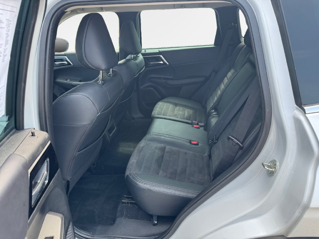 Used 2022 Mitsubishi Outlander SE AWD/4WD image 24