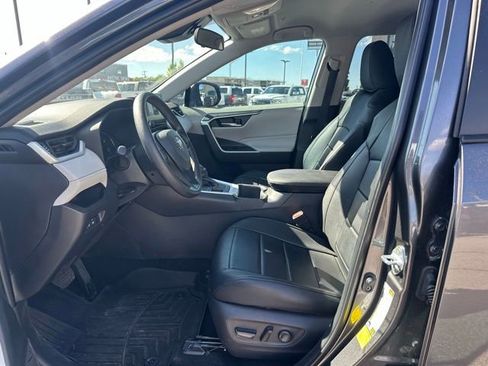 Used 2025 Toyota RAV4 XLE AWD/4WD image 21