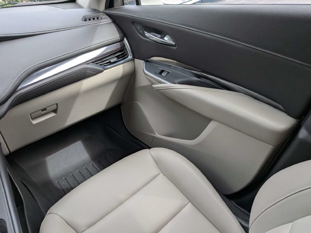 Certified 2019 Cadillac XT4 Luxury FWD image 15