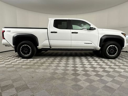 Used 2024 Toyota Tacoma TRD Sport image 7