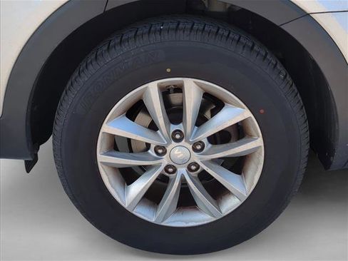 Used 2017 Kia Sorento LX w/ LX Convenience Package image 6