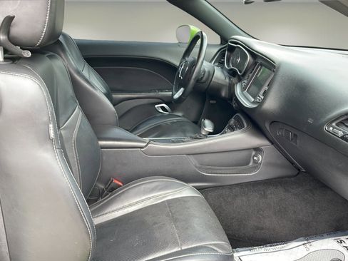 Used 2015 Dodge Challenger R/T Plus image 9