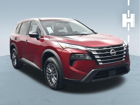 Used 2026 Nissan Rogue S FWD image 2