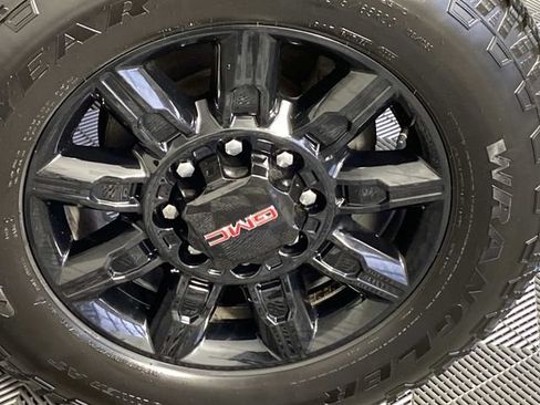 Used 2024 GMC Sierra 2500 AT4 AWD/4WD image 28