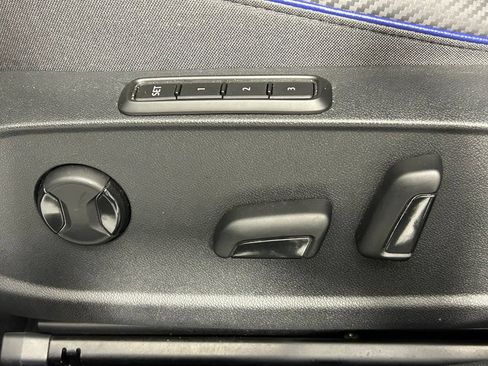 Used 2022 Volkswagen Golf R AWD/4WD image 33