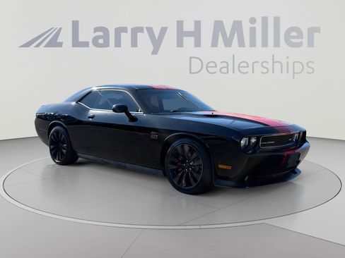Used 2013 Dodge Challenger SRT8 w/ Harman Kardon Audio Group RWD image 9