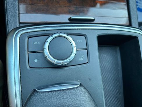 Used 2015 Mercedes-Benz ML 350 ML 350 4MATIC AWD 4dr SUV image 26