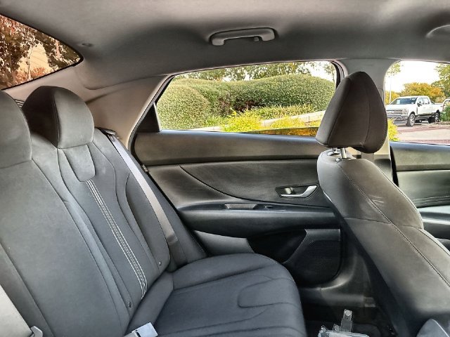 Used 2024 Hyundai Elantra SEL FWD image 16