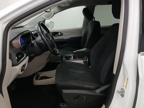 Used 2019 Chrysler Pacifica Touring Plus w/ Cold Weather Group image 8