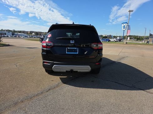 New 2025 Honda Pilot TrailSport image 6