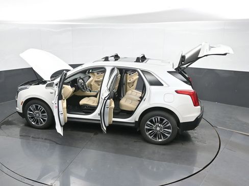 Used 2018 Cadillac XT5 Premium Luxury image 57