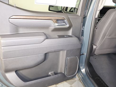 Used 2025 Chevrolet Silverado 1500 LT image 48