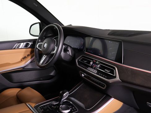 Used 2023 BMW X5 xDrive40i w/ M Sport Package image 31