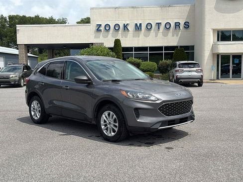 Certified 2022 Ford Escape SE w/ Cold Weather Package AWD/4WD image 1