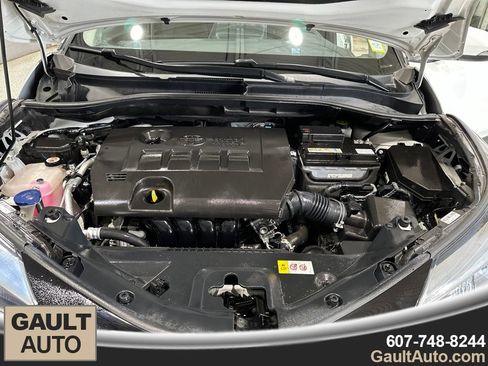 Used 2021 Toyota C-HR LE FWD image 21