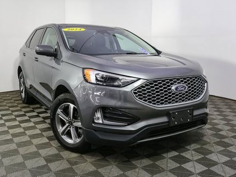 Used 2024 Ford Edge SEL w/ Convenience Package image 3