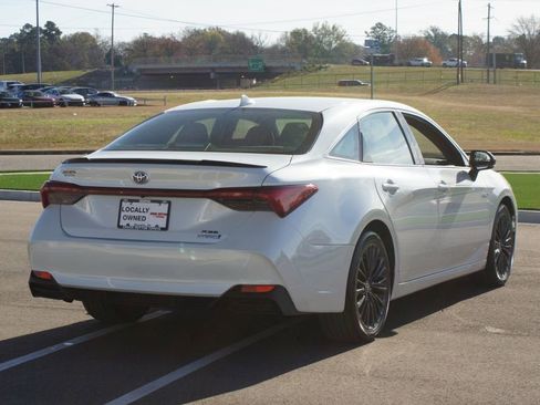 Used 2019 Toyota Avalon XSE image 20