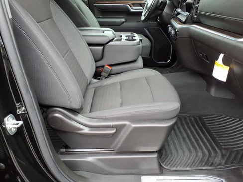 Used 2025 Chevrolet Silverado 1500 LT image 9