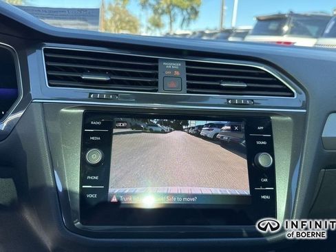 Used 2022 Volkswagen Tiguan SE R-Line image 11