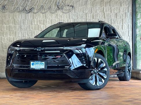 Used 2024 Chevrolet Blazer EV RS RWD image 2