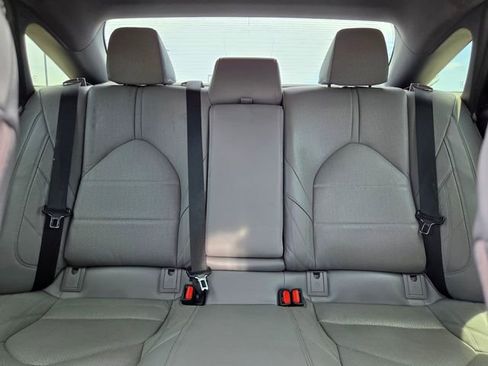 Used 2019 Toyota Avalon Limited FWD image 11