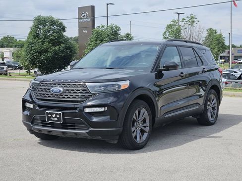 Used 2022 Ford Explorer XLT w/ Equipment Group 202A RWD image 2