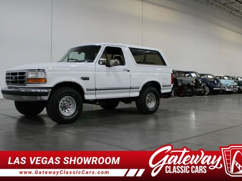 Used 1992 Ford Bronco XLT image 1