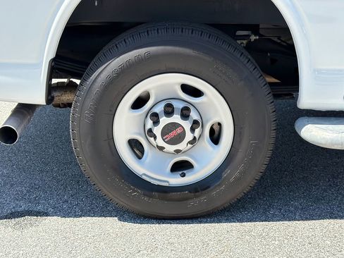 Used 2024 GMC Savana 2500 w/ Driver Convenience Package RWD image 18