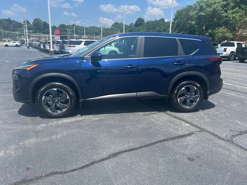 Used 2026 Nissan Rogue SV FWD image 4