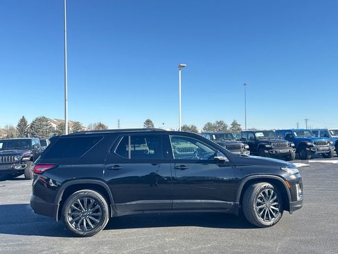 Used 2022 Chevrolet Traverse RS w/ LPO, Floor Liner Package image 2