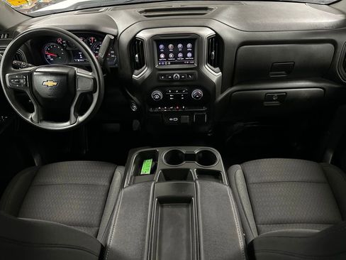 Used 2022 Chevrolet Silverado 1500 Custom image 3