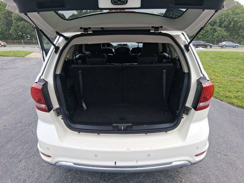 Used 2017 Dodge Journey Crossroad w/ Popular Equipment Group FWD image 12