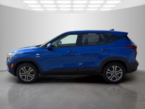 Used 2023 Kia Seltos LX AWD/4WD image 7