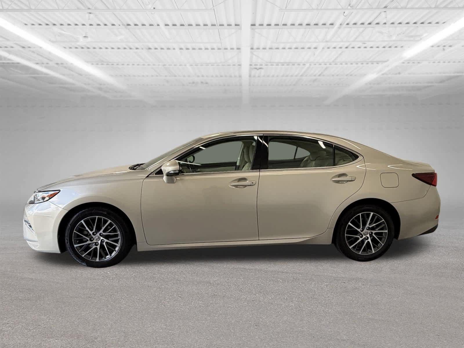 Used 2017 Lexus ES 350 w/ Navigation System Package FWD image 2