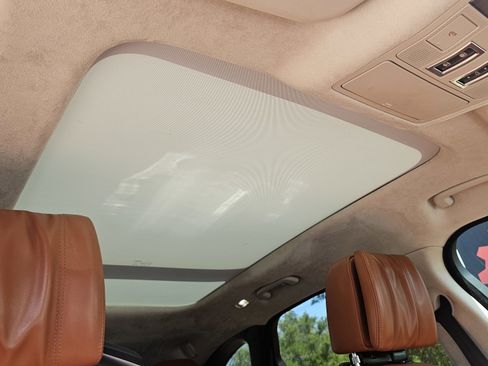 Used 2018 Jaguar F-PACE Portfolio image 37