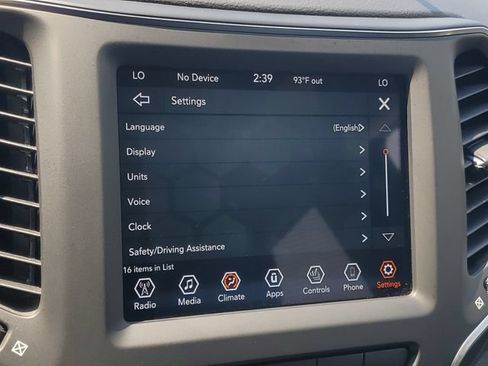 Used 2022 Jeep Cherokee Latitude Lux w/ Sun & Sound Group AWD/4WD image 31