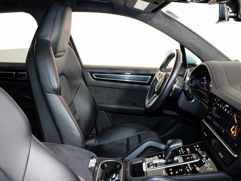 Used 2023 Porsche Cayenne GTS image 28